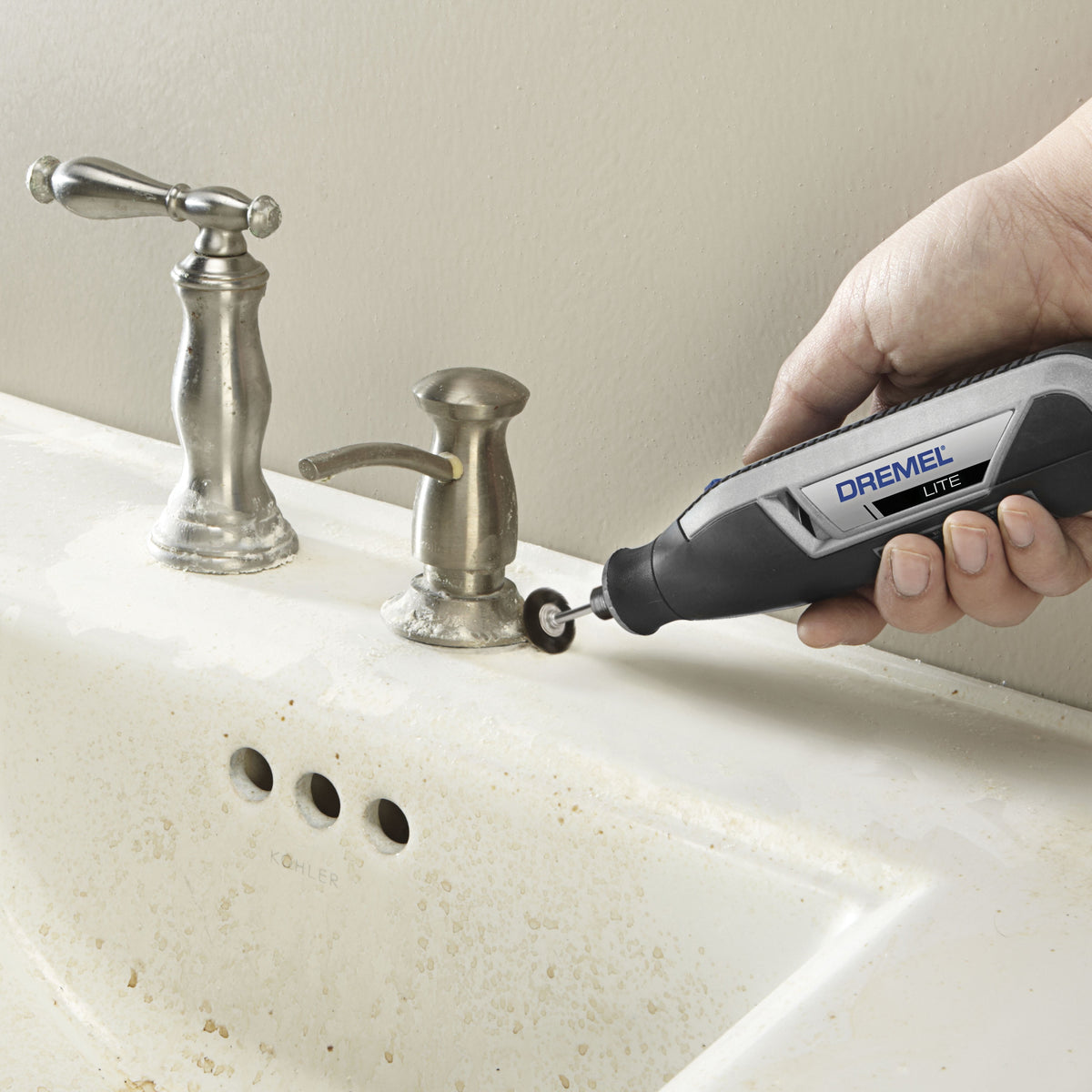 Dremel Lite 7760-N/10W 4V-Cordless Variable Speed Rotary Tool with Integrated 2Ah Li-Ion Battery, & 10 Rotary Tool Accessories
