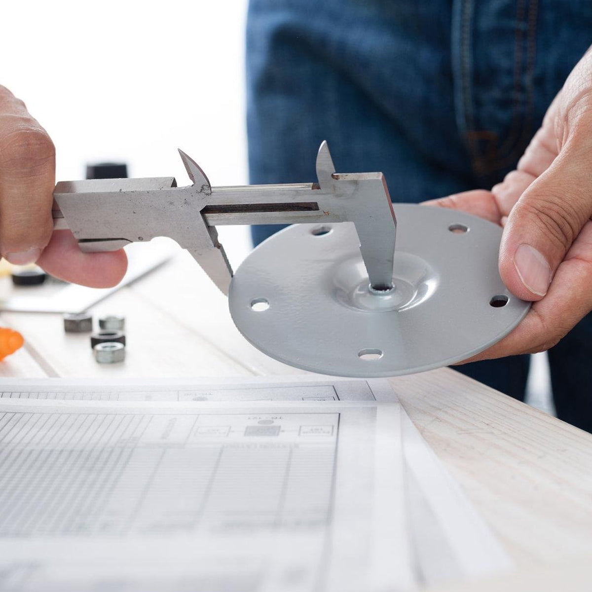 6-Inch Lightweight Plastics Caliper duals Scale Measuring Tool for Accurate MM & Inch Readings