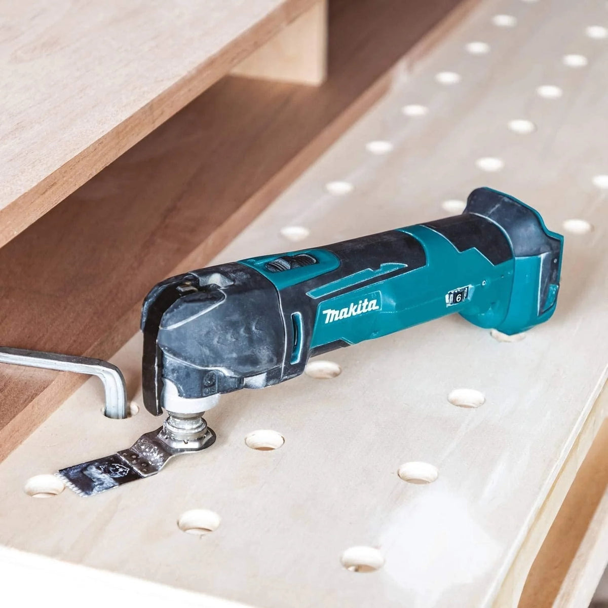 Makita XMT03Z 18V LXT Lithium Ion Cordless Oscillating Multi Tool, Tool Only
